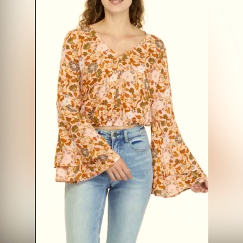 NWT Floral V-Neck Bell Sleeve Top